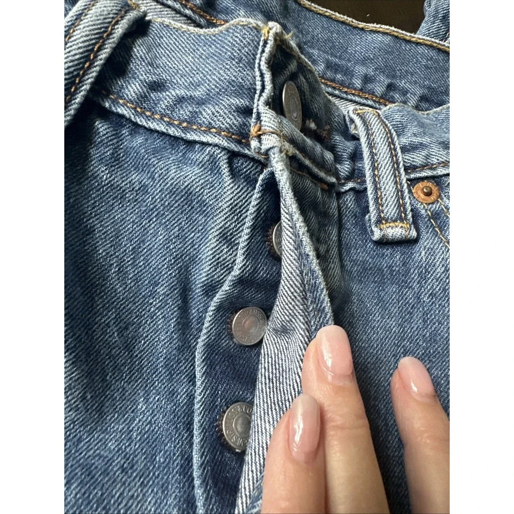Levis 501 Jeans Men's Size 32x30 Medium Wash Denim Blue Button Fly 2017 Mexico